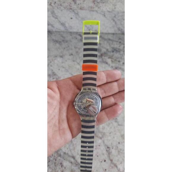 Vintage Swatch Scuba 200 Watch SMILE SDK127 w/ Case & Papers 1996 by John Hersey - Picture 6 of 7